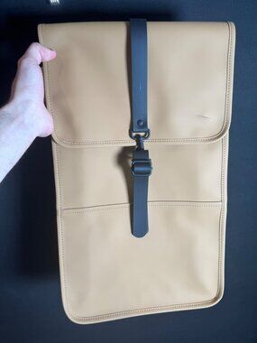 Rains W3 Backpack Beige Waterproof Minimalist Magnetic Laptop Rugsack New *READ